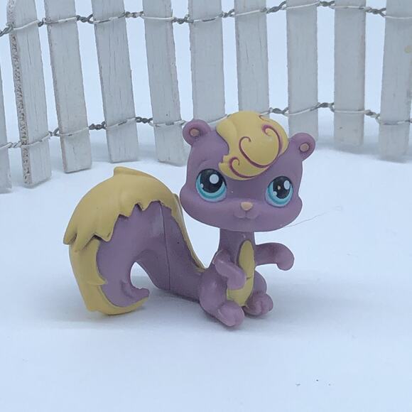 SQUIRREL #999 - Authentic Littlest Pet Shop - Hasbro LPS Purple B - Picture 1 of 4